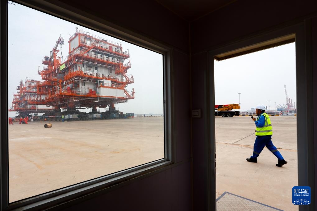 天津:渤海亿吨级油田海上平台陆地建造工作收官 天津:渤海亿吨级油田海上平台陆地建造工作收官