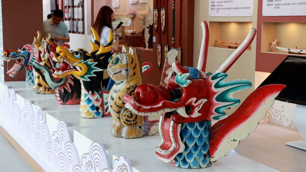 龙舟“划”出新赛道 产业链整合打造新引擎 龙舟“划”出新赛道 产业链整合打造新引擎