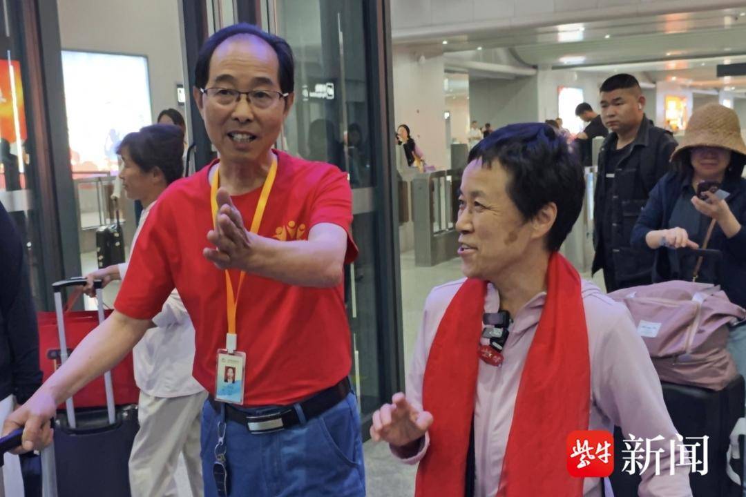 六旬寻亲老人回乡怕情绪激动提前吃心脏药&nbsp;车窗前哼唱蒙古歌泪奔&nbsp;