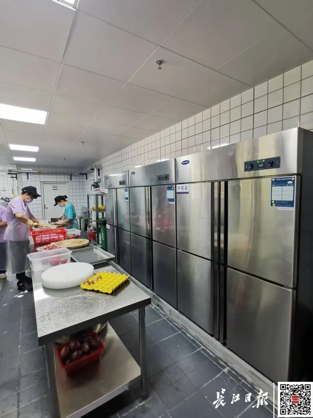 两荤一素10元!武汉一社区食堂开业就爆满 两荤一素10元!武汉一社区食堂开业就爆满