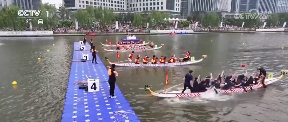 快得千篇一律、玩法五花八门，地道“中国范儿”！盘点特色龙舟赛“名场面”