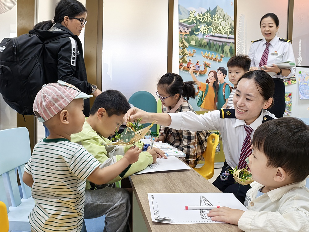 长三角铁路今日预计发送260万人次,区域内主要城市方向车票充足 长三角铁路今日预计发送260万人次,区域内主要城市方向车票充足