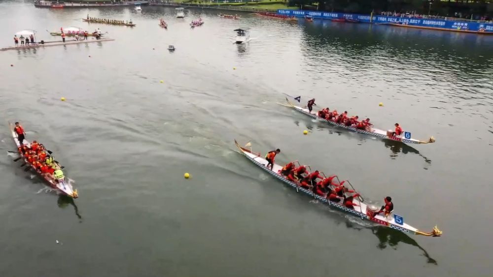 龙舟“划”出新赛道 产业链整合打造新引擎 龙舟“划”出新赛道 产业链整合打造新引擎