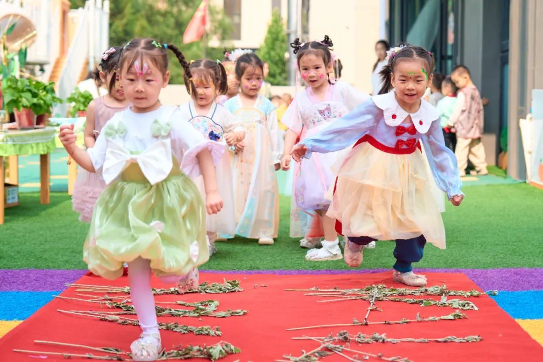 今天,谁还不是个“宝宝”呢? 今天,谁还不是个“宝宝”呢?