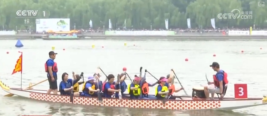 快得千篇一律、玩法五花八门，地道“中国范儿”！盘点特色龙舟赛“名场面”