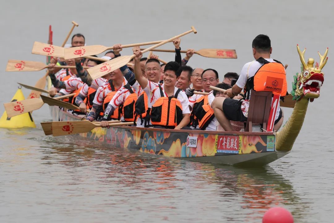苏炳添跨界挑战龙舟赛:龙舟就像另一个赛场上的田径 苏炳添跨界挑战龙舟赛:龙舟就像另一个赛场上的田径