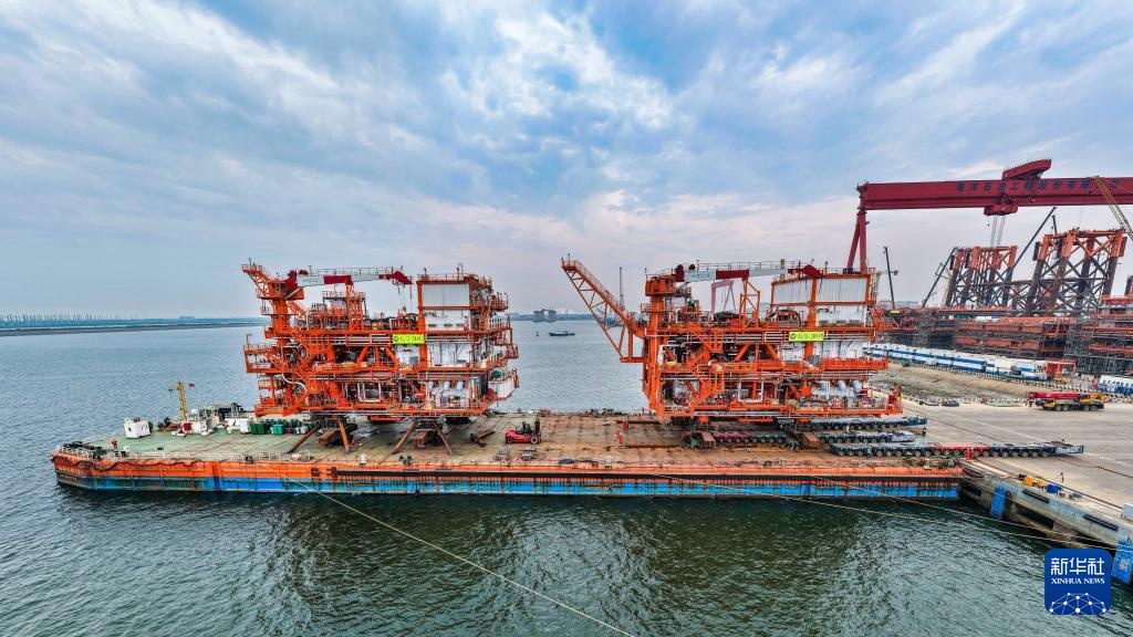 天津:渤海亿吨级油田海上平台陆地建造工作收官 天津:渤海亿吨级油田海上平台陆地建造工作收官