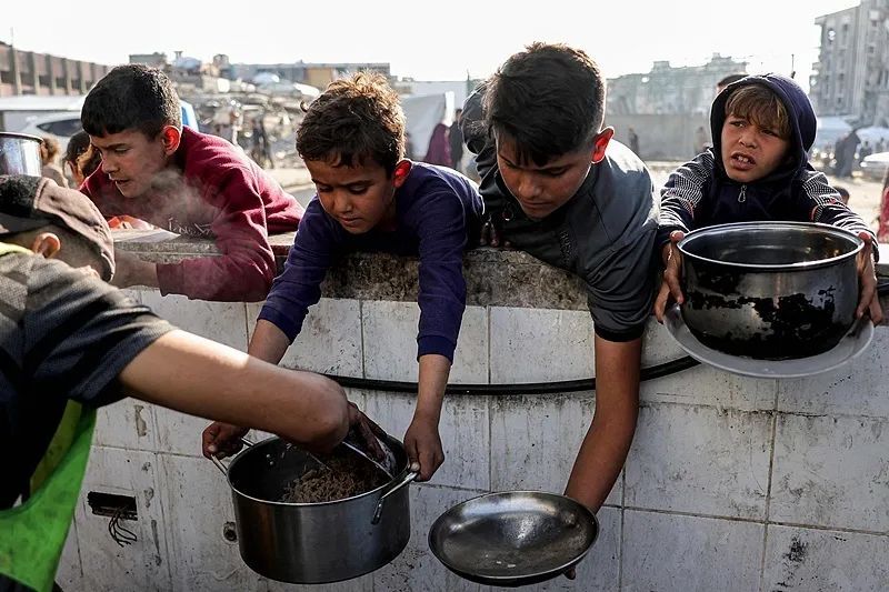 这三个字，竟是对加沙孩子们最好的儿童节祝愿……