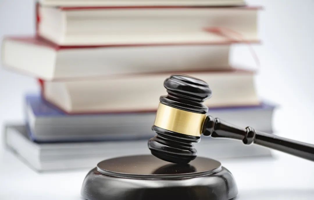 前一天胜诉、第二天败诉?律师收到同案相反判决,官方通报! 前一天胜诉、第二天败诉?律师收到同案相反判决,官方通报!