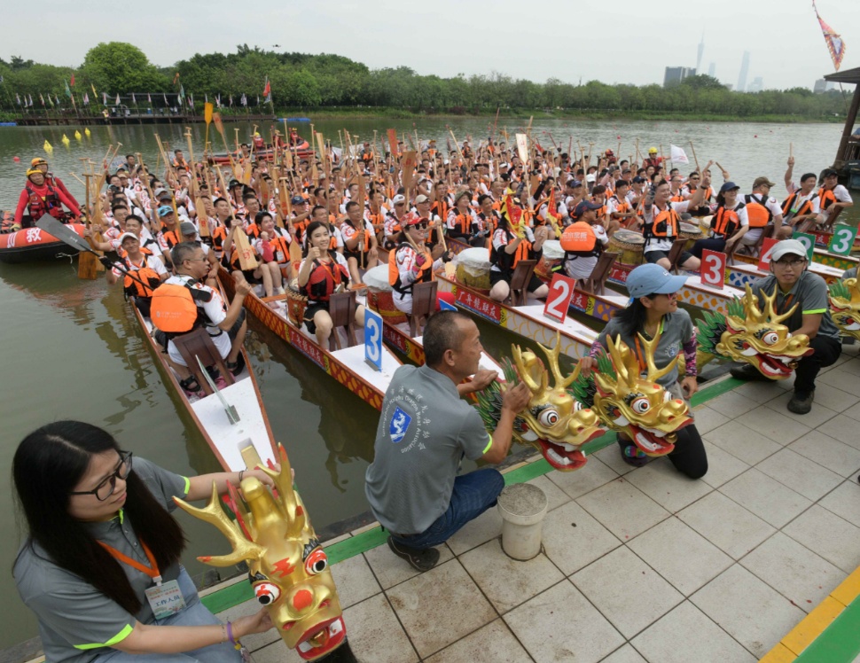 苏炳添跨界挑战龙舟赛:龙舟就像另一个赛场上的田径 苏炳添跨界挑战龙舟赛:龙舟就像另一个赛场上的田径