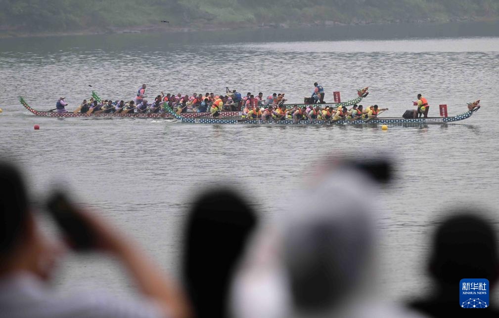 重庆安居古城举办非遗龙舟会 重庆安居古城举办非遗龙舟会