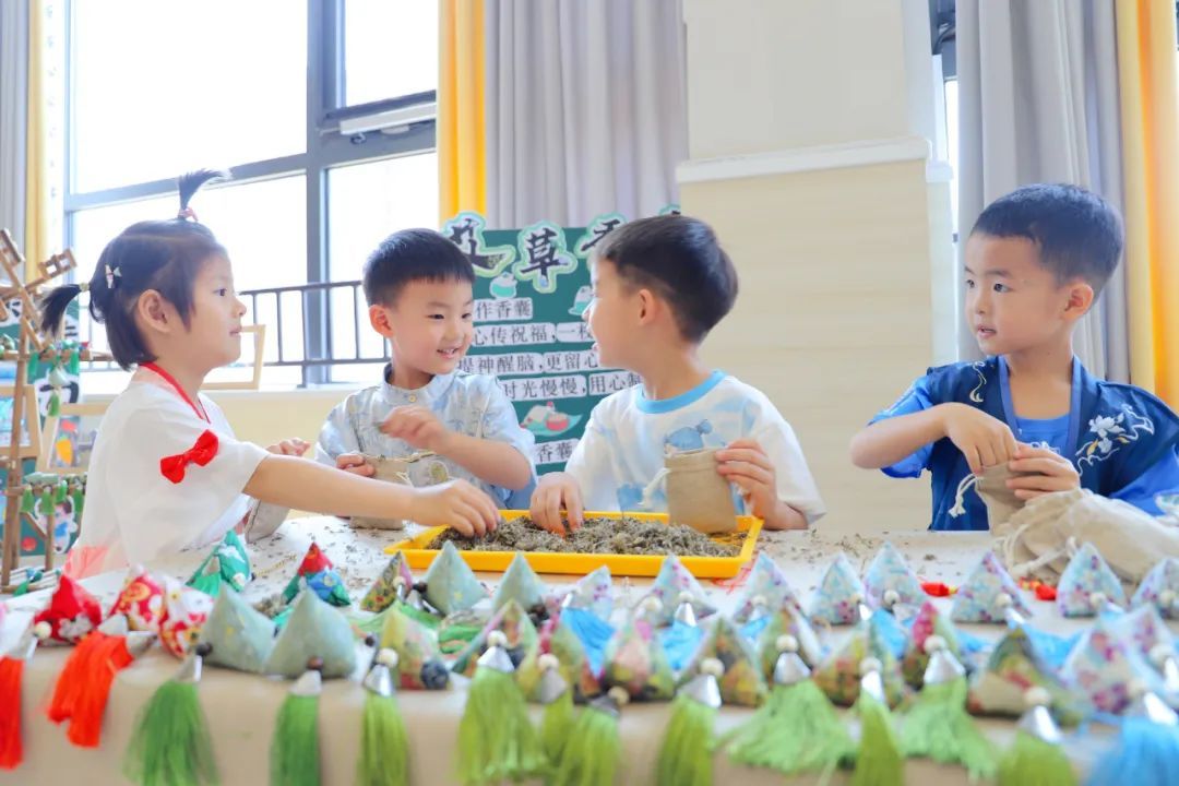 今天,谁还不是个“宝宝”呢? 今天,谁还不是个“宝宝”呢?