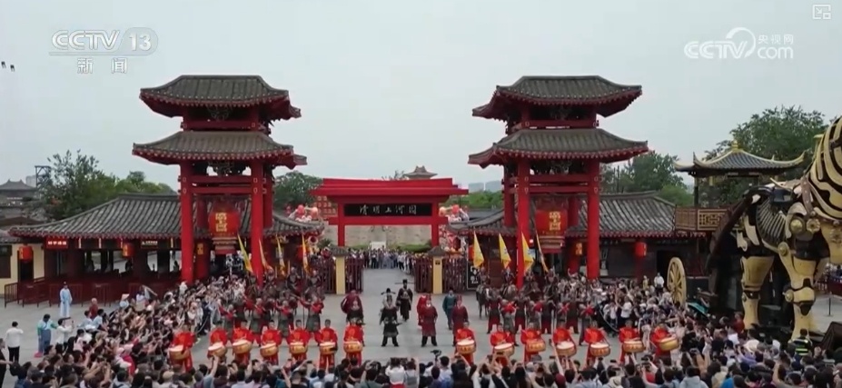 “千年非遗+现代场景”新韵起 非遗“组合拳”点燃沉浸式文旅热潮 “千年非遗+现代场景”新韵起 非遗“组合拳”点燃沉浸式文旅热潮