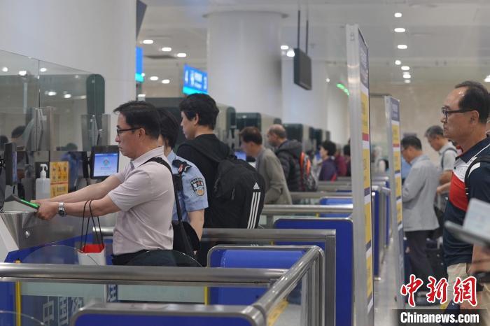 大连机场口岸日韩籍旅客出入境同比增长65.8%