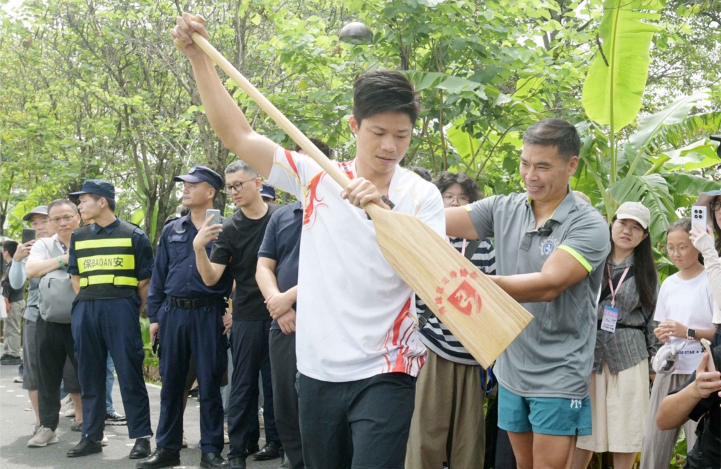 苏炳添跨界挑战龙舟赛:龙舟就像另一个赛场上的田径 苏炳添跨界挑战龙舟赛:龙舟就像另一个赛场上的田径