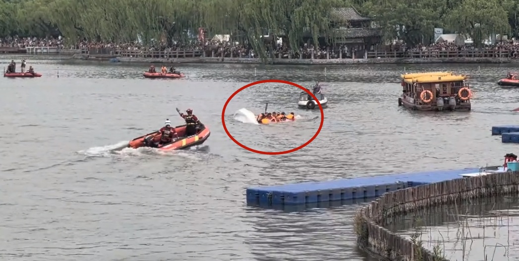 “北方人不擅水战”,再一次具象化了,“划得最快”还数救援队! “北方人不擅水战”,再一次具象化了,“划得最快”还数救援队!