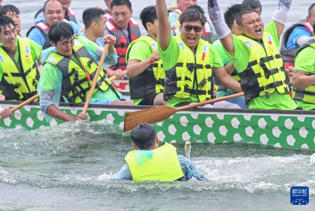 重庆安居古城举办非遗龙舟会 重庆安居古城举办非遗龙舟会