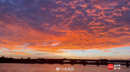 海口和陵水出现绝美晚霞 海口和陵水出现绝美晚霞