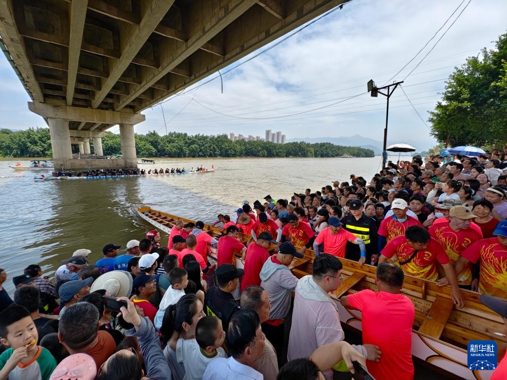 福建闽侯:赛龙舟 庆端午 福建闽侯:赛龙舟 庆端午