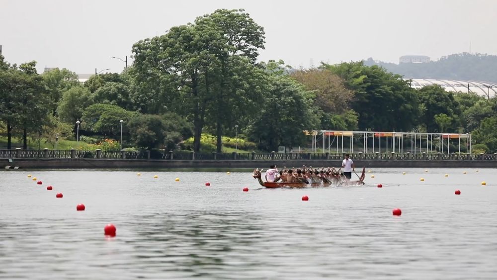 龙舟“划”出新赛道 产业链整合打造新引擎 龙舟“划”出新赛道 产业链整合打造新引擎