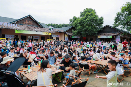 端午节四川A级景区接待游客433.35万人次 端午节四川A级景区接待游客433.35万人次