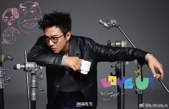 孙俪分享等等和小花给邓超拍摄的一组大片!直呼:是老母亲失礼了! 孙俪分享等等和小花给邓超拍摄的一组大片!直呼:是老母亲失礼了!