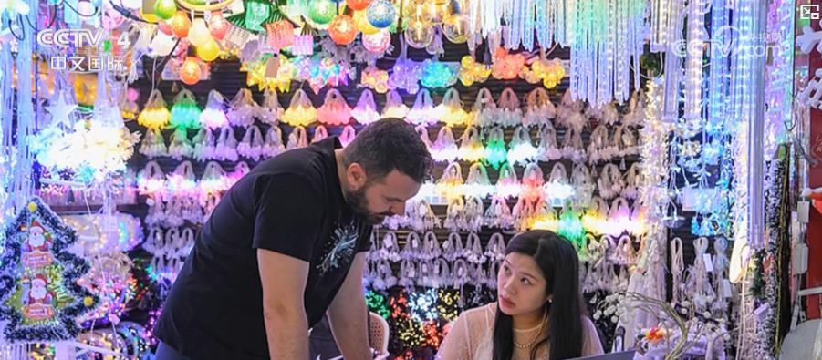 “一定要带空箱子去中国”!“中国购”成为新名片 入境消费活力蓬勃 “一定要带空箱子去中国”!“中国购”成为新名片 入境消费活力蓬勃