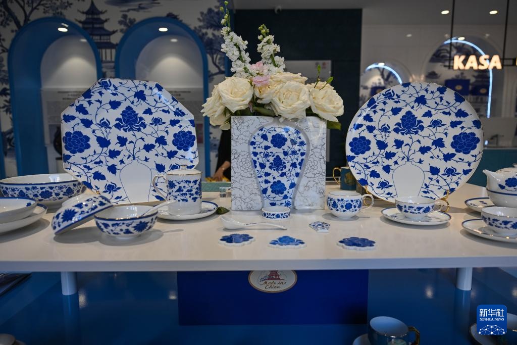 景德镇陶瓷官方旗舰店落地伊斯坦布尔 景德镇陶瓷官方旗舰店落地伊斯坦布尔