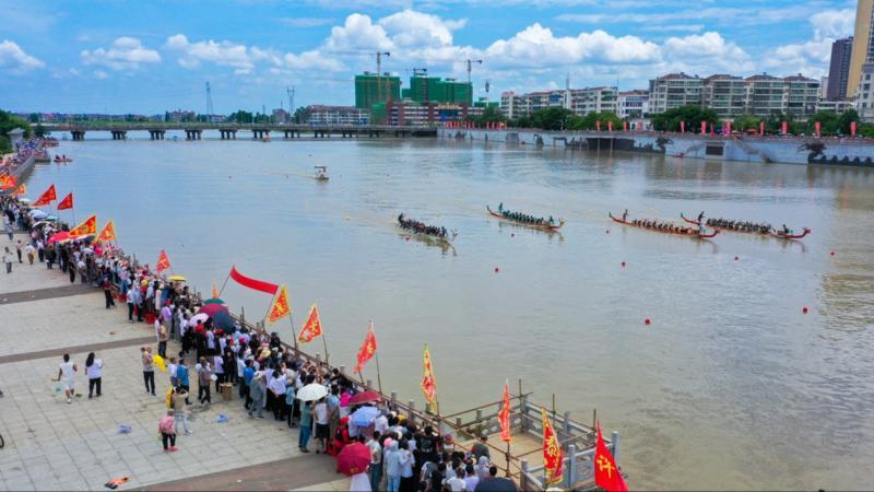 江西抚州:端午龙舟赛嗨翻全城 促文体旅融合加速发展 江西抚州:端午龙舟赛嗨翻全城 促文体旅融合加速发展