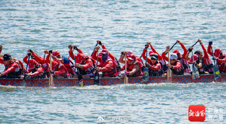 直击海口龙舟赛火热竞逐瞬间 直击海口龙舟赛火热竞逐瞬间