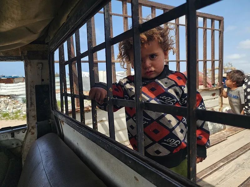 这三个字，竟是对加沙孩子们最好的儿童节祝愿……