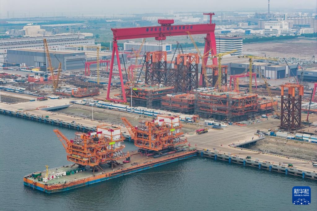 天津:渤海亿吨级油田海上平台陆地建造工作收官 天津:渤海亿吨级油田海上平台陆地建造工作收官