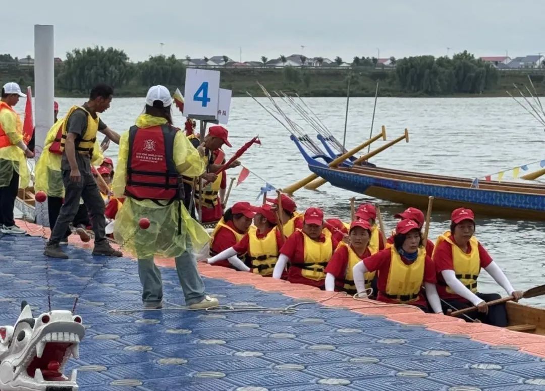 “北方人不擅水战”,再一次具象化了,“划得最快”还数救援队! “北方人不擅水战”,再一次具象化了,“划得最快”还数救援队!