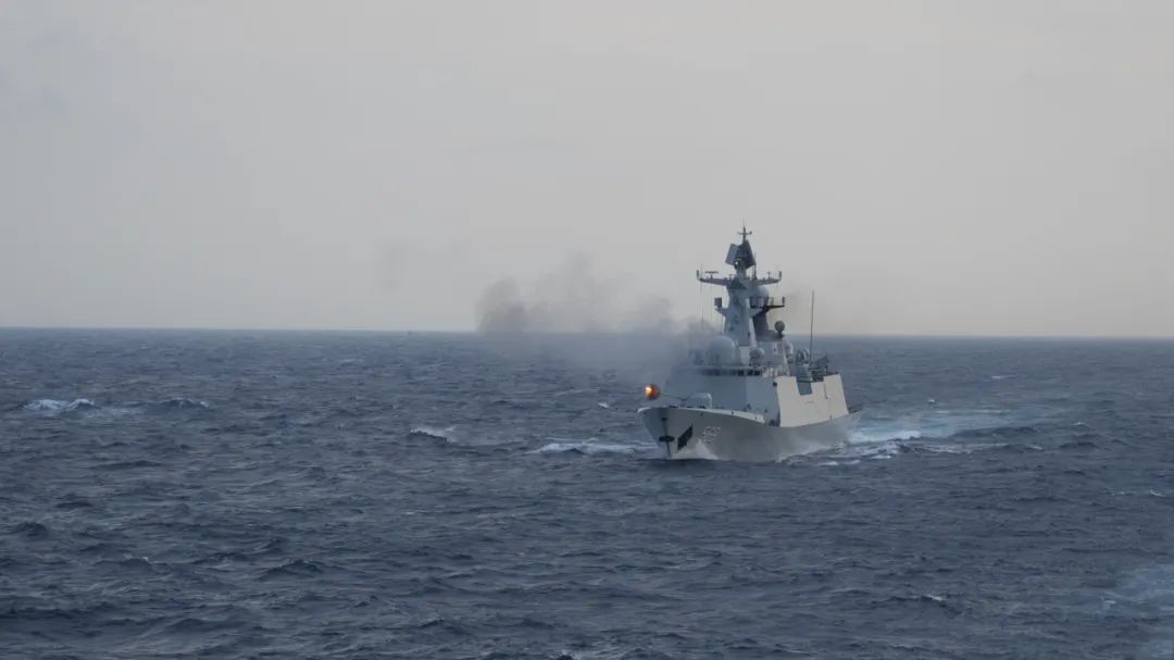 辗转多个海域，舰艇编队展开实战化演练
