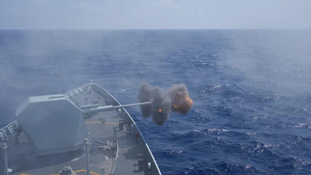 辗转多个海域，舰艇编队展开实战化演练