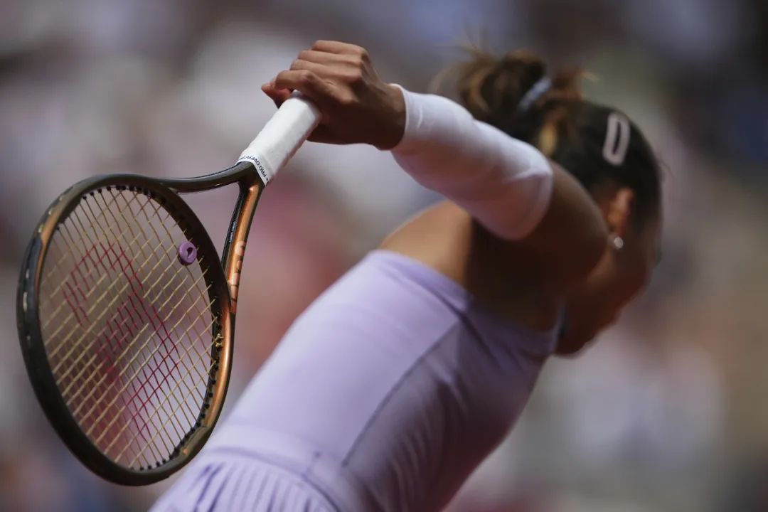 晋级法网八强后,郑钦文“唱”了两首歌 晋级法网八强后,郑钦文“唱”了两首歌