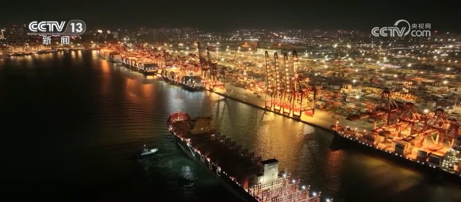 服务“靠前一步”+技术升级迭代 智慧港口助力更多外贸企业破浪“出海”