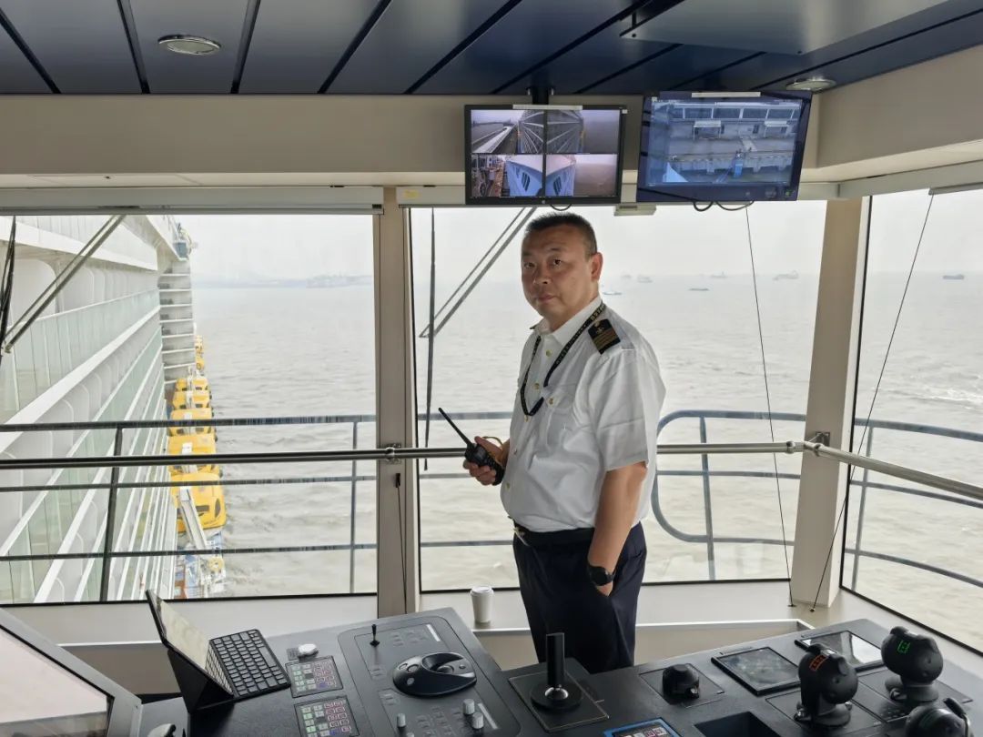 邮轮忙，引航也忙