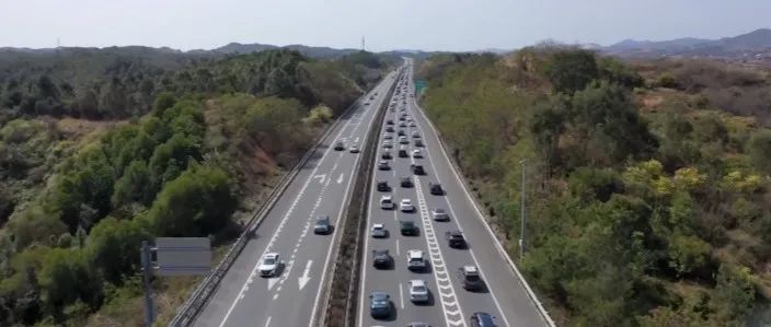 返程高峰来了!广东易堵高速路段 + 服务区公布,天气状况如何→ 返程高峰来了!广东易堵高速路段 + 服务区公布,天气状况如何→