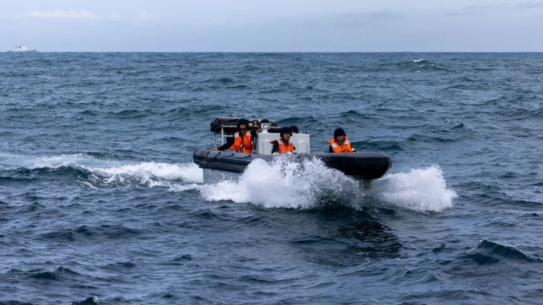 辗转多个海域，舰艇编队展开实战化演练