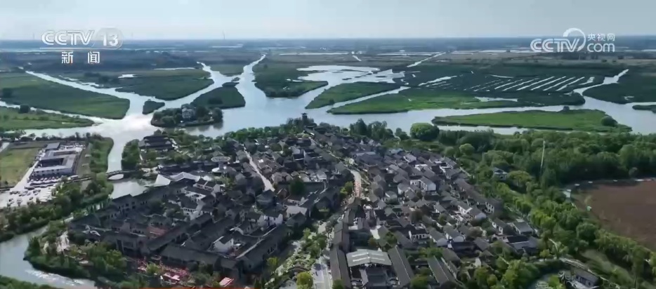 “商文旅”融合催热假日经济 “花样”民俗点燃消费市场新引擎 “商文旅”融合催热假日经济 “花样”民俗点燃消费市场新引擎