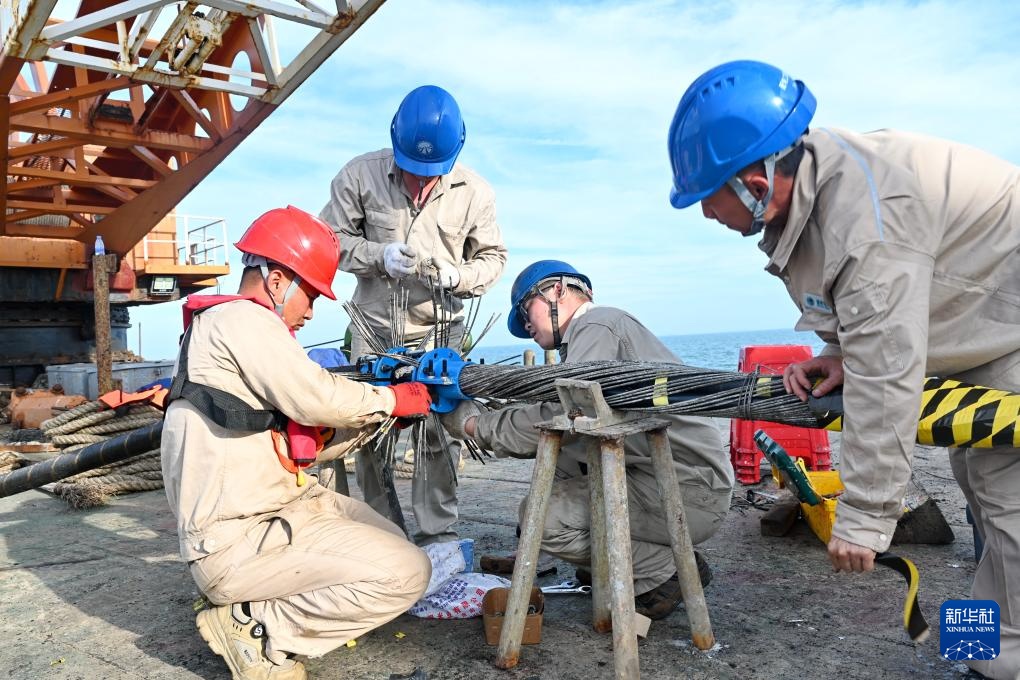 福建平潭:电缆成功修复入海 保障海岛群众供电 福建平潭:电缆成功修复入海 保障海岛群众供电