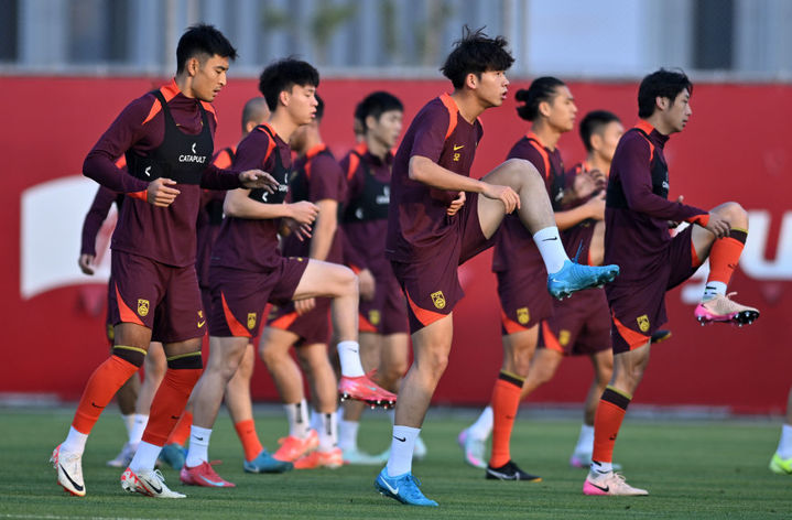 面对世预赛关键战 张玉宁:全队状态不错 已做好准备 面对世预赛关键战 张玉宁:全队状态不错 已做好准备