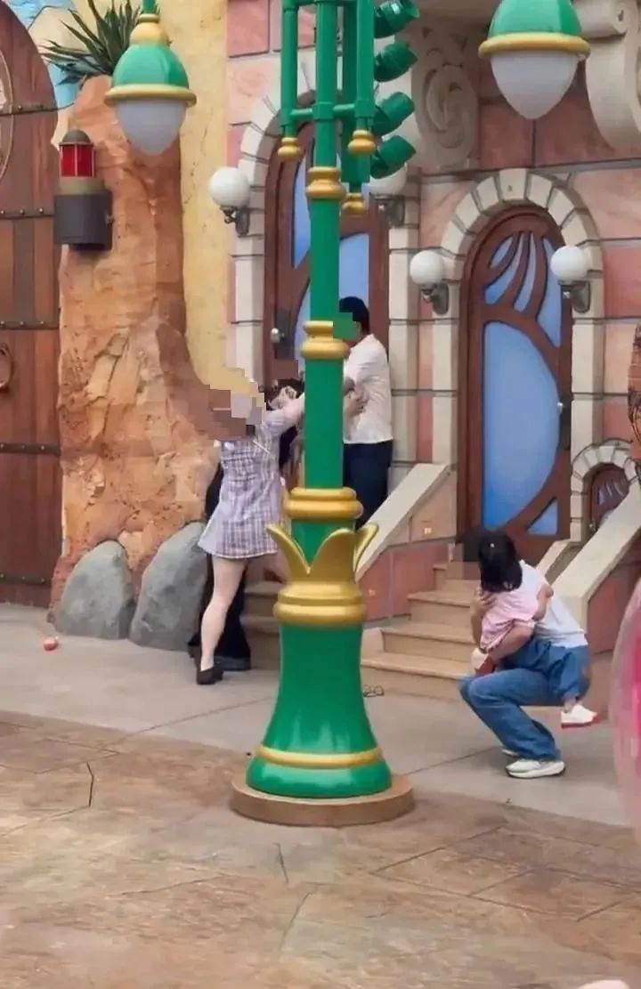 事发上海迪士尼!警方深夜通报 事发上海迪士尼!警方深夜通报