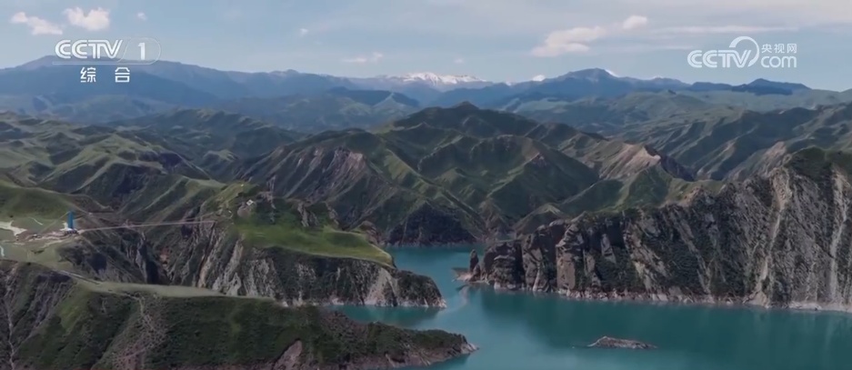 “龙舟+”、诗画民俗……“热气腾腾”的端午假期助力各地节日消费亮点纷呈