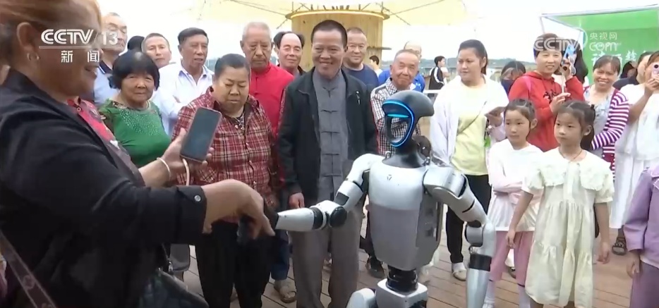 新场景新业态层出不穷 文旅“玩法”不断上新 各地假期消费市场欣欣向荣 新场景新业态层出不穷 文旅“玩法”不断上新 各地假期消费市场欣欣向荣