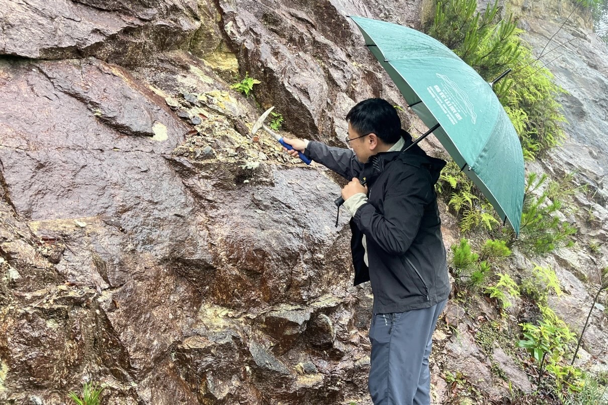 中国科学家团队到龙岩连城开展地质科学考察 中国科学家团队到龙岩连城开展地质科学考察