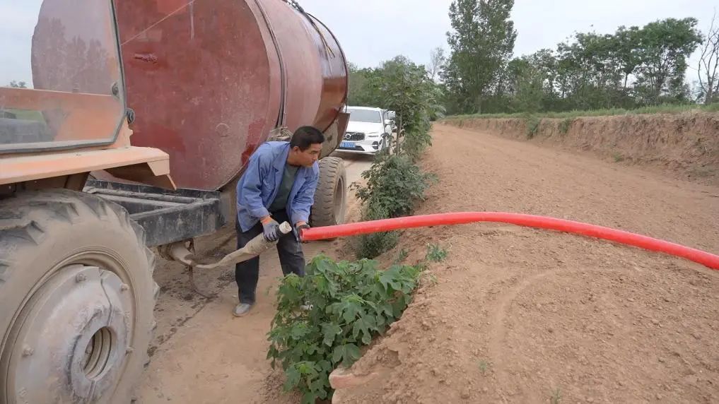 山西部分村镇村民反映,浇地水费过高?记者展开调查→ 山西部分村镇村民反映,浇地水费过高?记者展开调查→