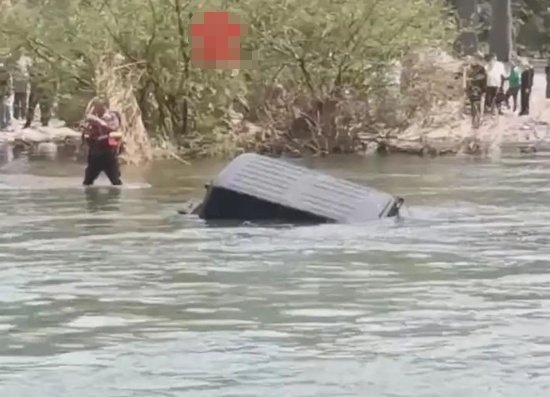 妻子多处骨折!端午节,中年夫妻冒雨登山爬野长城遇险! 妻子多处骨折!端午节,中年夫妻冒雨登山爬野长城遇险!