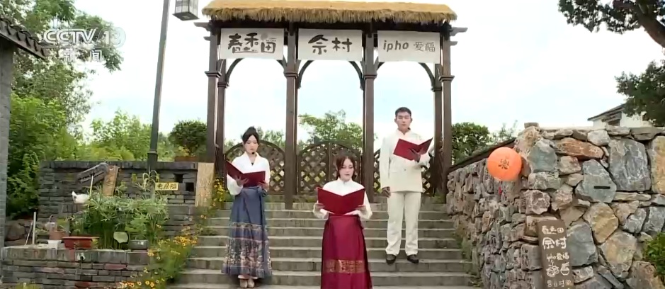 新场景新业态层出不穷 文旅“玩法”不断上新 各地假期消费市场欣欣向荣 新场景新业态层出不穷 文旅“玩法”不断上新 各地假期消费市场欣欣向荣